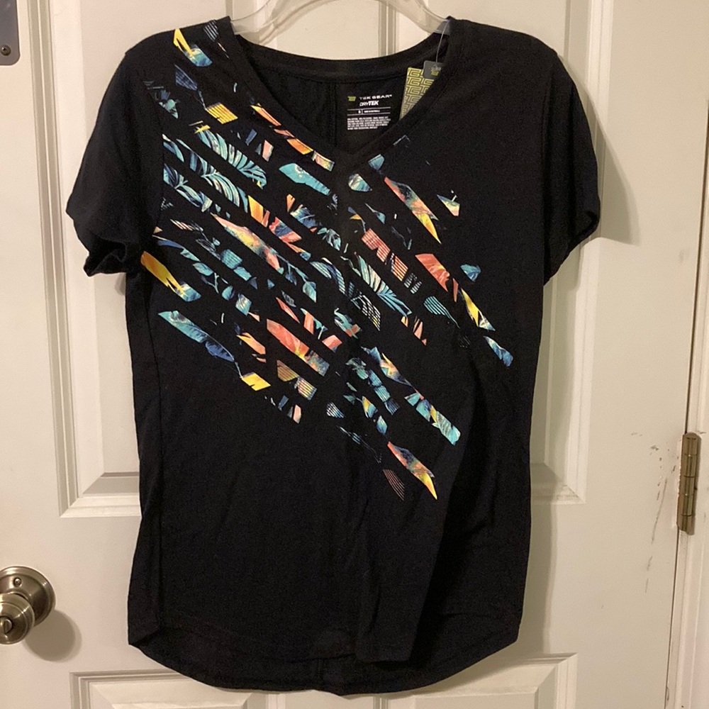NEW NWT Tek Gear DryTek Graphic Short Sleeve T-Shirt